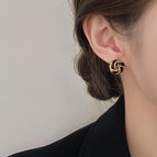 Women / Black